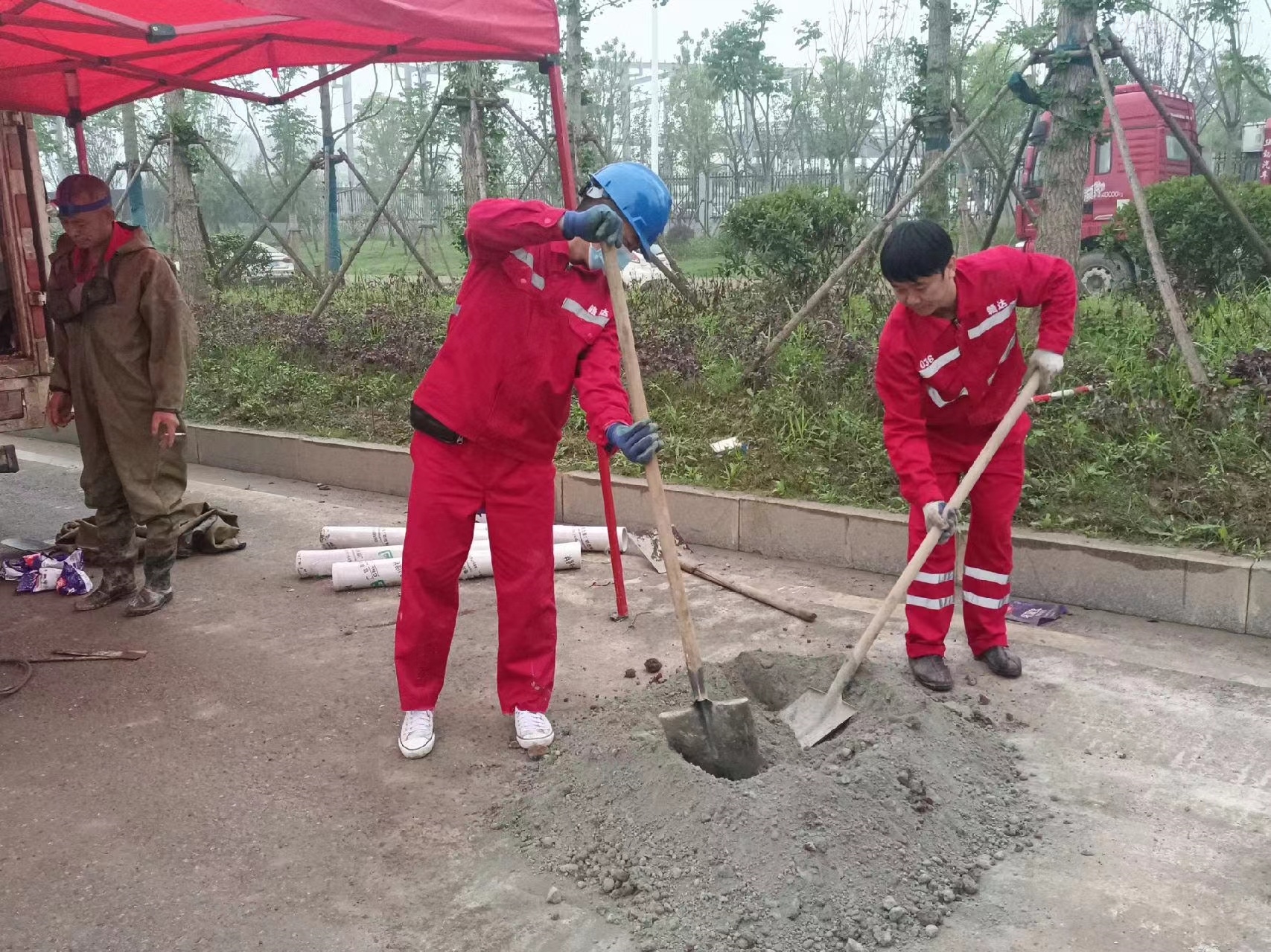 龙沙管道疏通哪家好】及时进行市政管道清淤